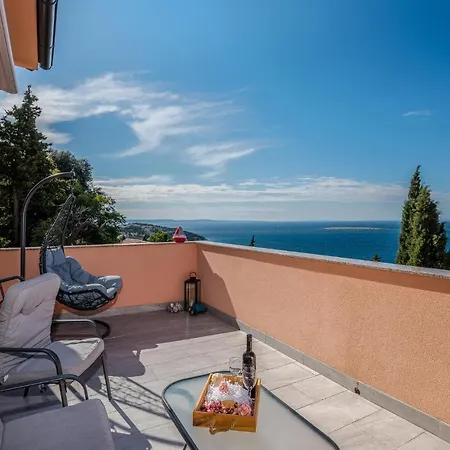 1 Bedroom Awesome In דירה