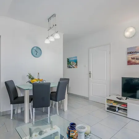 דירה 1 Bedroom Awesome In