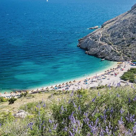 Apartman 1 Bedroom Awesome In Stara Baška
